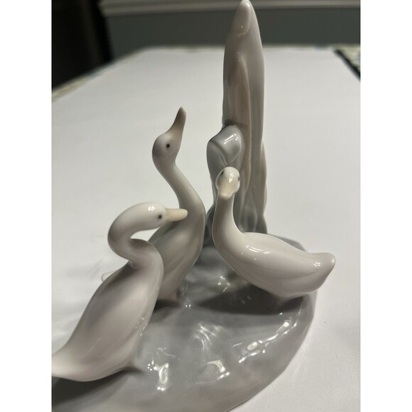NAO by Lladro Three Geese Ducks In Pond Retired Made in Spain Gloss Finish - Picture 9 of 13